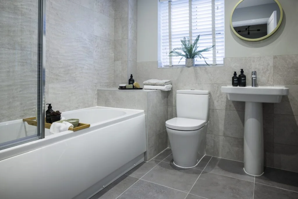 Bathroom-1-Daventry-Hugglescote-Grange-1024x683 (1)